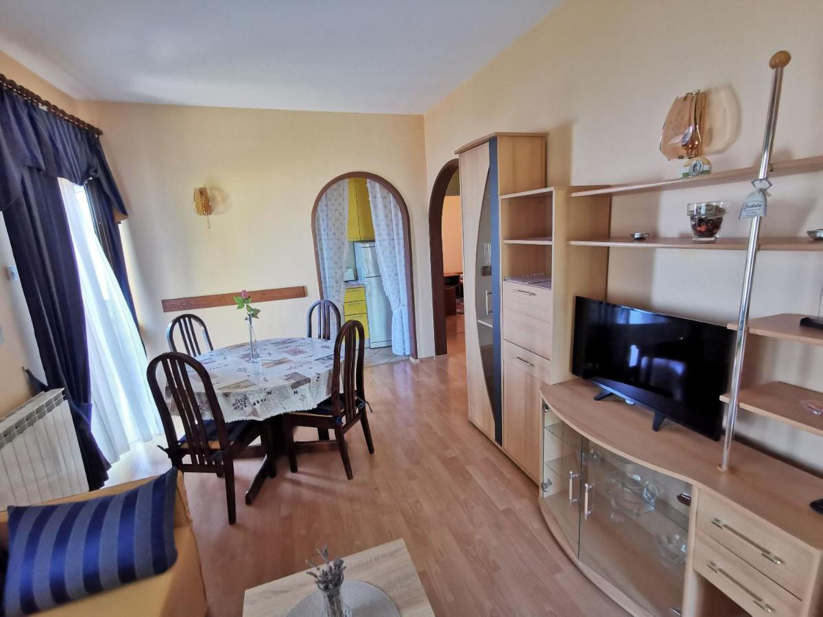 לובראן Apartment Delost מראה חיצוני תמונה