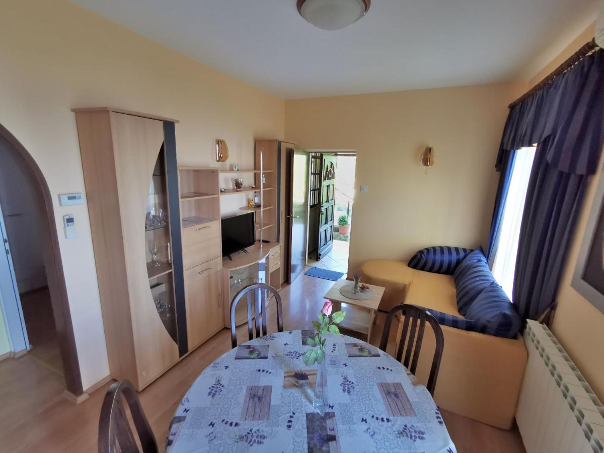 לובראן Apartment Delost מראה חיצוני תמונה